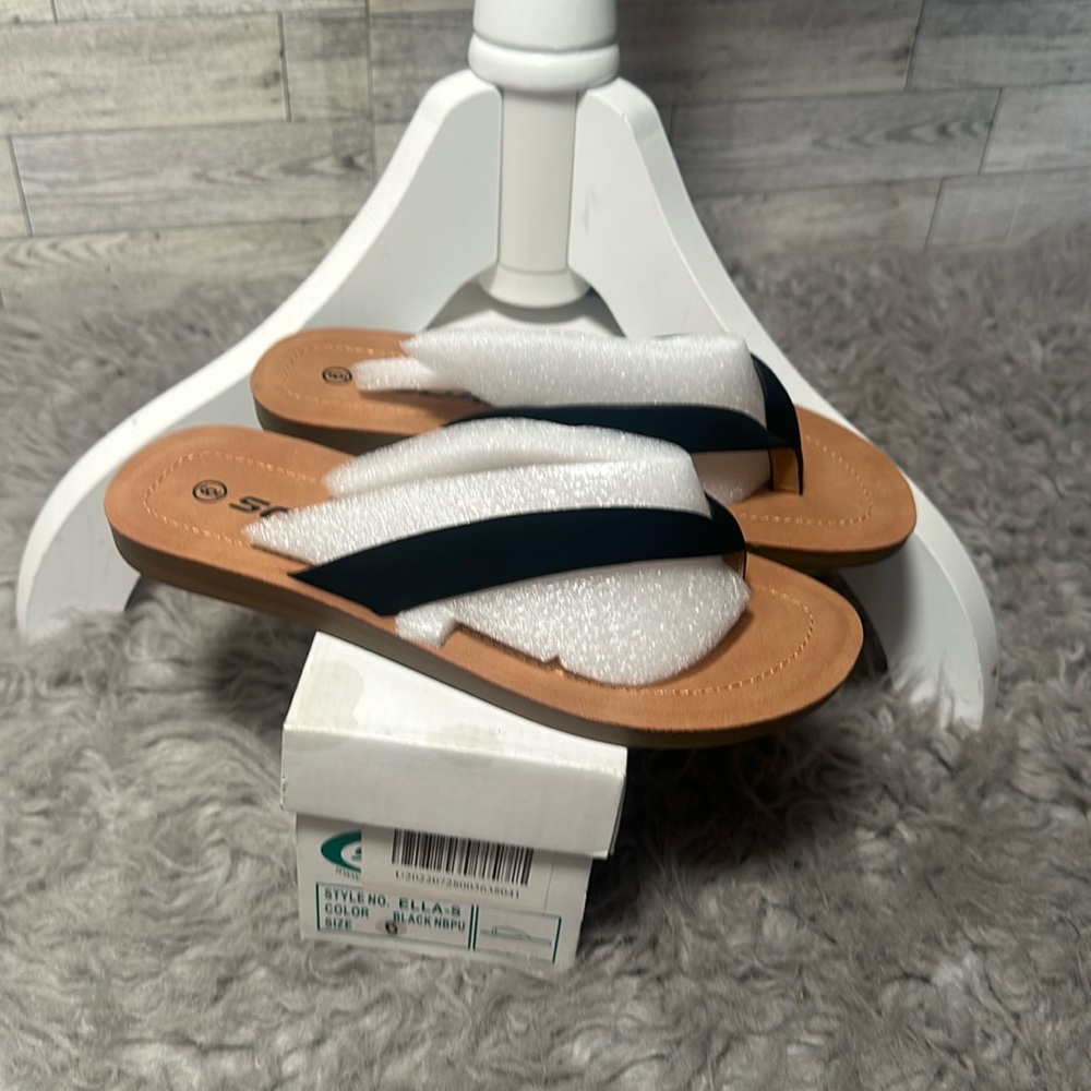 BRAND NEW ** SODA Flip Flops